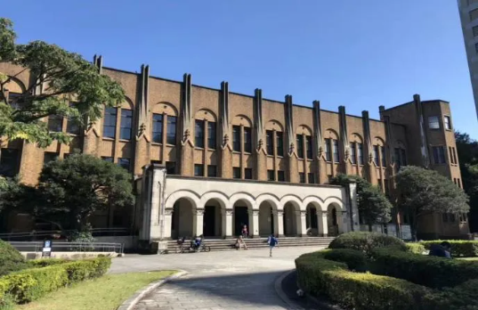 建筑的摆设布局AI 生成的内容可能不正确。